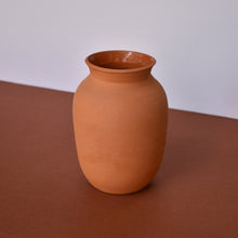 Load image into Gallery viewer, Terracotta vase small
